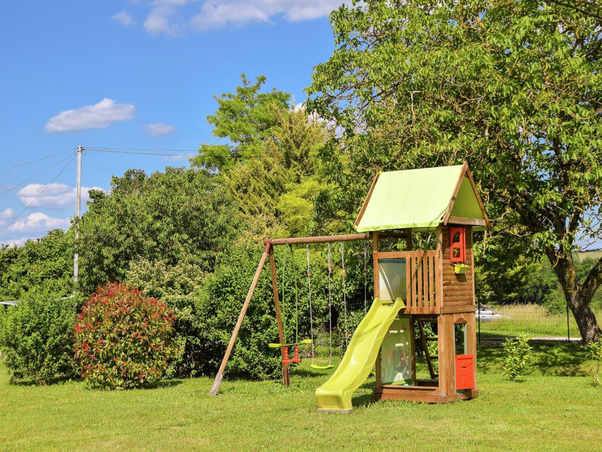 Snug Cottage In Saint Eutrope De Born With Pool المظهر الخارجي الصورة